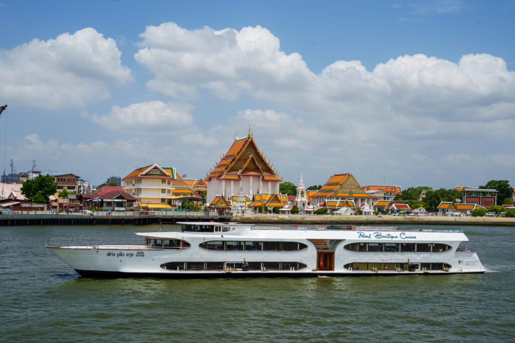 ทัวร์อยุธยา 1 วัน ไปรถโค้ชและล่องเรือ Pearl Boutique กลับกรุงเทพฯ